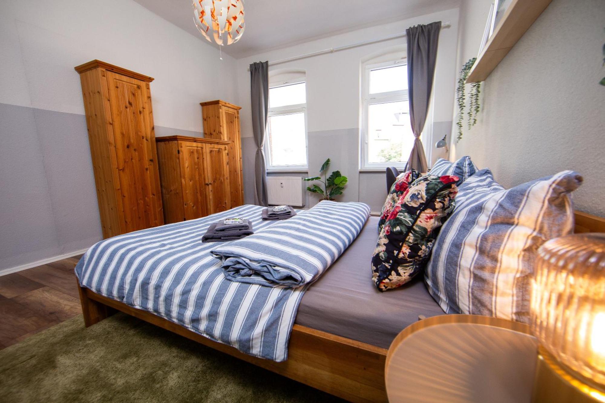 Grossraum-Apartments Mit 2Sz, Wz, Kueche, Smart-Tv, Parken, Etc Erfurt Room photo