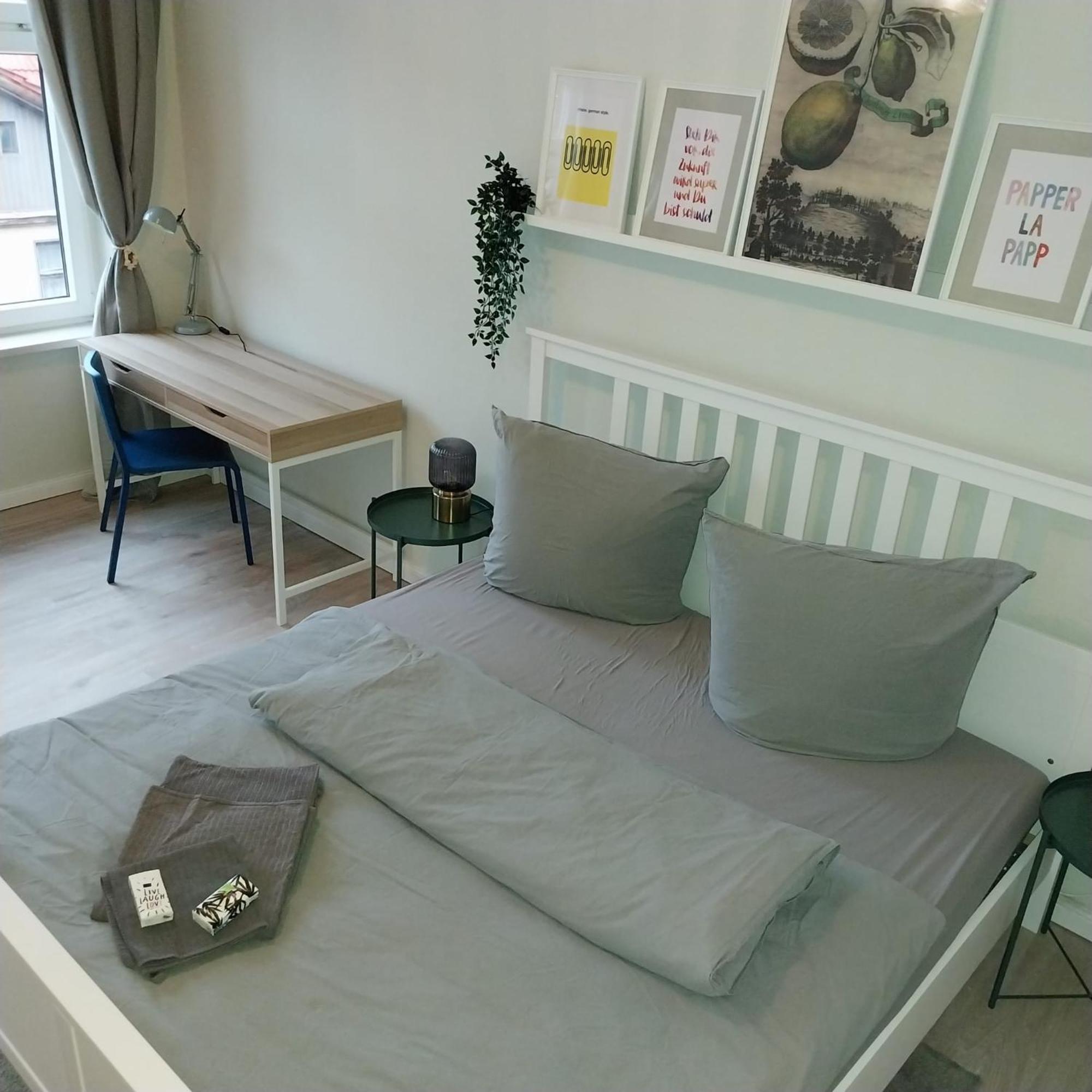 Grossraum-Apartments Mit 2Sz, Wz, Kueche, Smart-Tv, Parken, Etc Erfurt Room photo