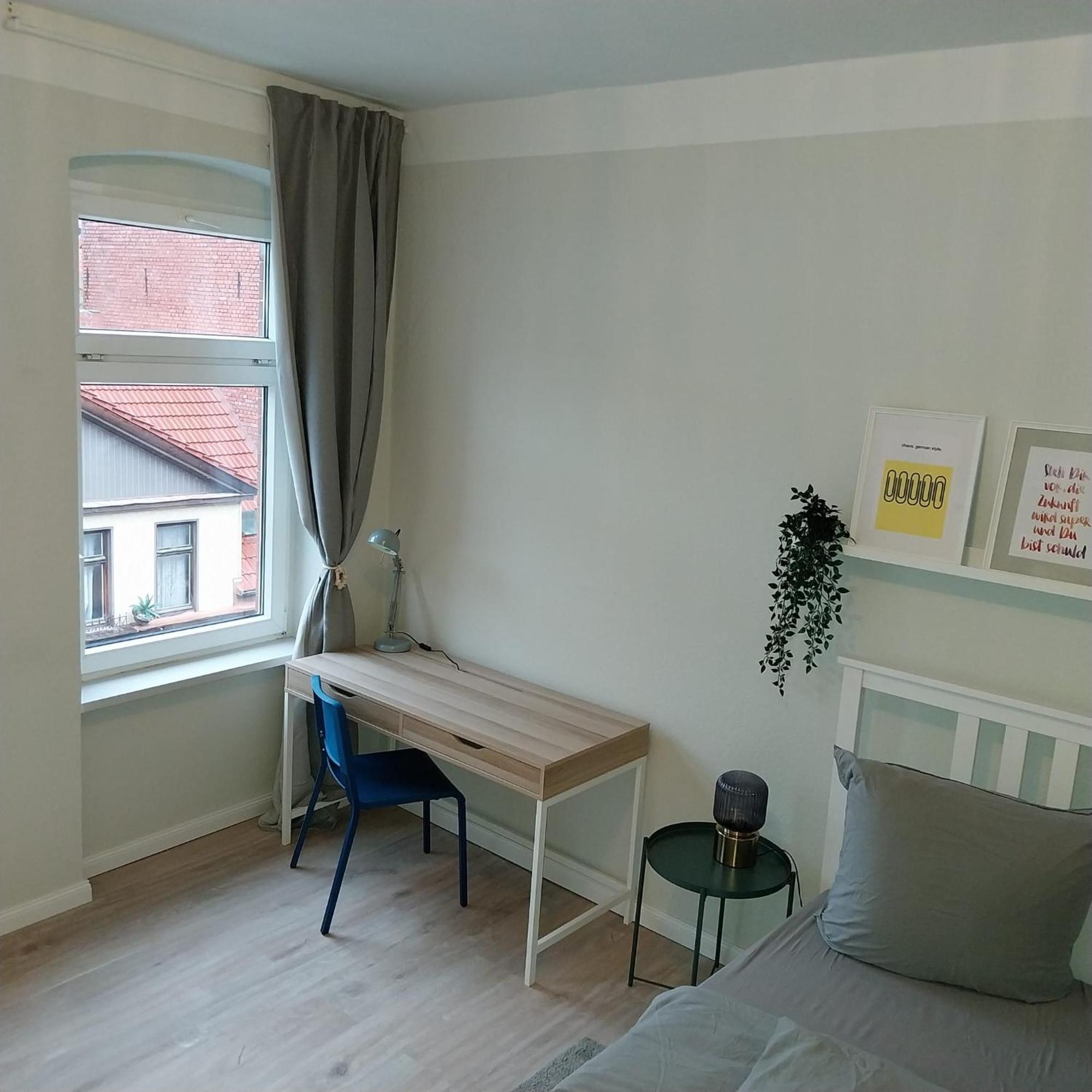 Grossraum-Apartments Mit 2Sz, Wz, Kueche, Smart-Tv, Parken, Etc Erfurt Room photo